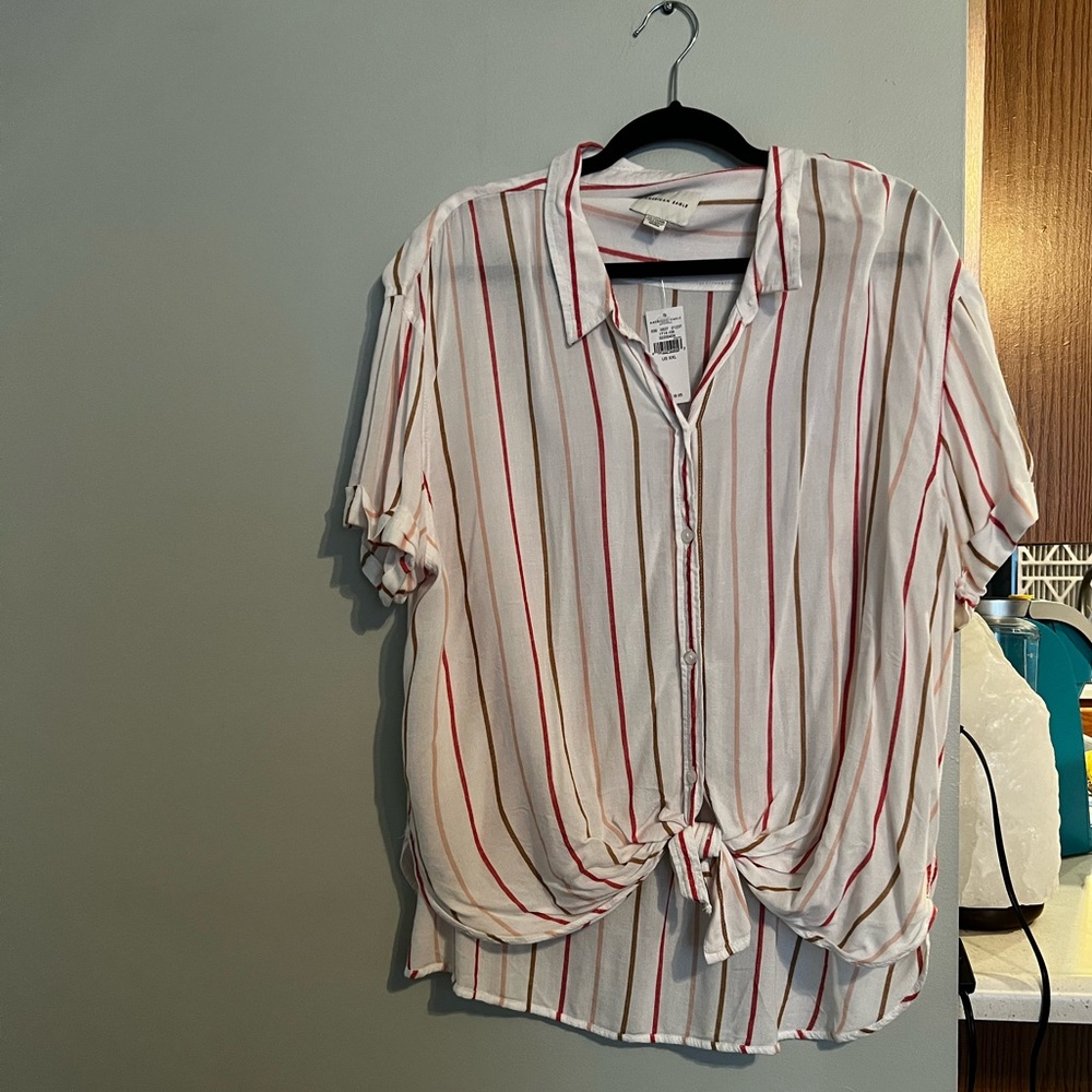 American Eagle button up shirt